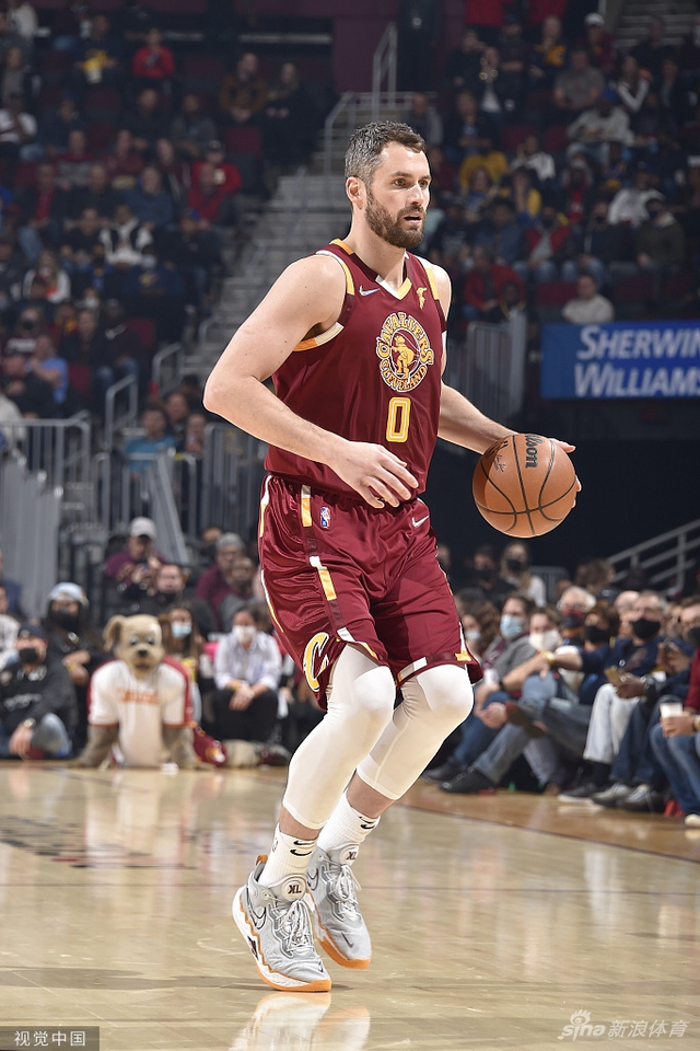 篮板三项齐 篮板三项齐